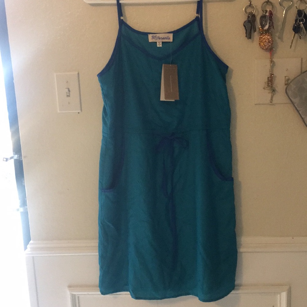 New spaghetti strap dress - Picture 3 of 4